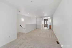 10575 NE 12th Pl, Bellevue, WA 98004 - Photo 9