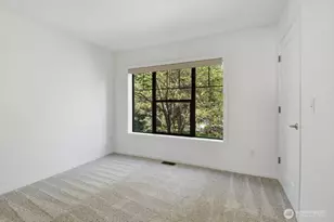 10575 NE 12th Pl, Bellevue, WA 98004 - Photo 13