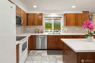 11426 81st Pl S, Seattle, WA 98178 - Photo 3