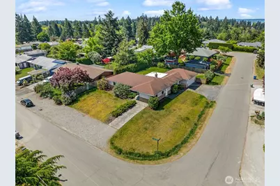 14205 11th Avenue SW, Burien, WA 98166 - Photo 1
