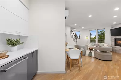 12002 Greenwood Avenue N, Seattle, WA 98133 - Photo 11