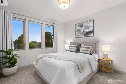 12002 Greenwood Avenue N, Seattle, WA 98133 - Photo 13