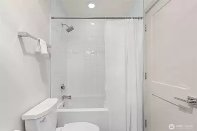 12002 Greenwood Avenue N, Seattle, WA 98133 - Photo 17