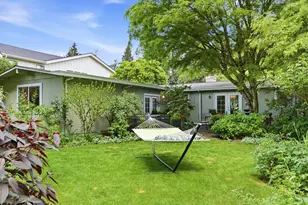 12841 NE 113th St, Kirkland, WA 98033 - Photo 39