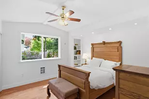 12841 NE 113th St, Kirkland, WA 98033 - Photo 31