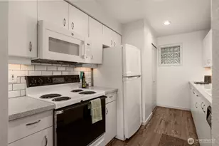 1504 Aurora Ave N, Seattle, WA 98109 - Photo 19