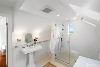 233 36th Avenue E, Seattle, WA 98112 - Photo 25