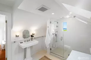 233 36th Ave E, Seattle, WA 98112 - Photo 25
