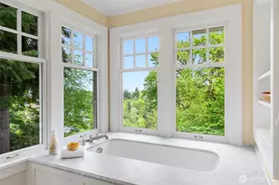 233 36th Ave E, Seattle, WA 98112 - Photo 21