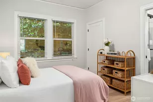 601 Fullerton Ave, Seattle, WA 98122 - Photo 13