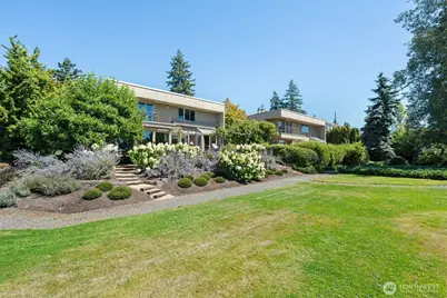 9829 NE 1st Street, Bellevue, WA 98004 - Photo 35