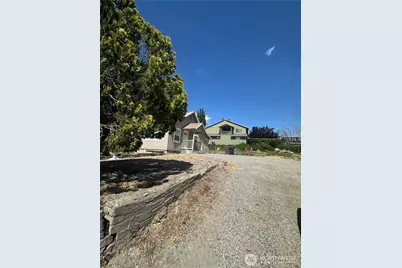 1007 N Baker Ave, East Wenatchee, WA 98802 - Photo 3