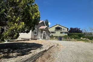 1007 N Baker Ave, East Wenatchee, WA 98802 - Photo 3