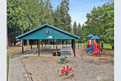 18714 McGhee Drive E, Bonney Lake, WA 98391 - Photo 37