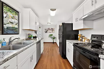3415 24th Avenue W, Seattle, WA 98199 - Photo 7