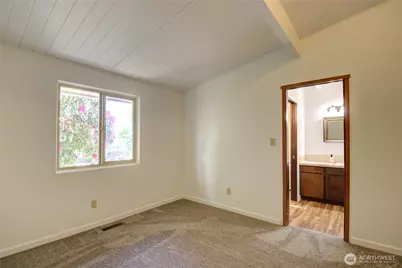 16972 Vaughn Rd, Mount Vernon, WA 98273 - Photo 13