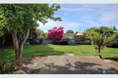 16972 Vaughn Rd, Mount Vernon, WA 98273 - Photo 25