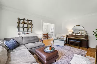 5910 Dayton Avenue N, Seattle, WA 98103 - Photo 17