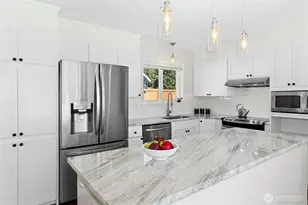 2011 145th Ave SE, Bellevue, WA 98007 - Photo 9
