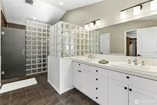 2011 145th Ave SE, Bellevue, WA 98007 - Photo 21