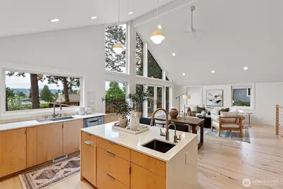 4020 47th Avenue S, Seattle, WA 98118 - Photo 7