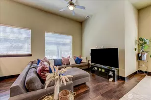4020 NE 3rd Pl, Renton, WA 98056 - Photo 9