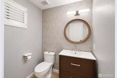 10840 NE 35th Place #2, Bellevue, WA 98004 - Photo 9