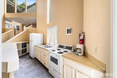 10840 NE 35th Place #2, Bellevue, WA 98004 - Photo 29