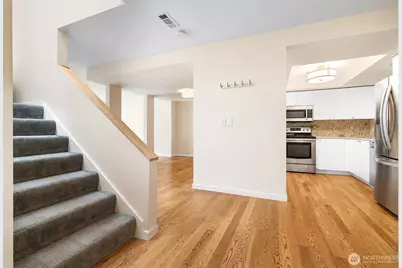10840 NE 35th Place #2, Bellevue, WA 98004 - Photo 3