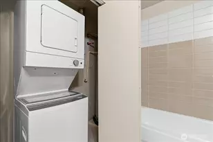 2960 Eastlake Ave E, Seattle, WA 98102 - Photo 21