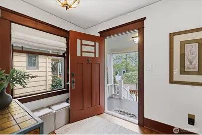 924 N 75th Street, Seattle, WA 98103 - Photo 5