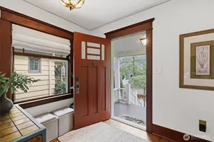 924 N 75th St, Seattle, WA 98103 - Photo 5