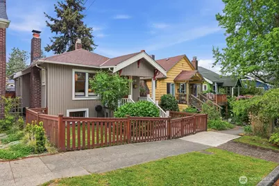 924 N 75th Street, Seattle, WA 98103 - Photo 1