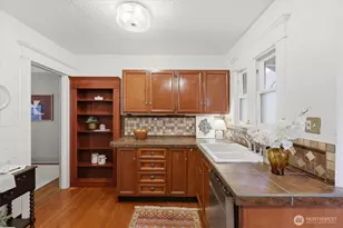 924 N 75th St, Seattle, WA 98103 - Photo 15