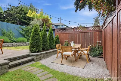 924 N 75th Street, Seattle, WA 98103 - Photo 31