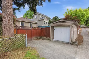 924 N 75th St, Seattle, WA 98103 - Photo 35