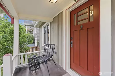 924 N 75th Street, Seattle, WA 98103 - Photo 3