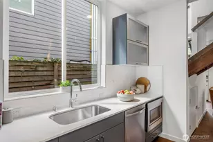 1415 E Fir St, Seattle, WA 98122 - Photo 15
