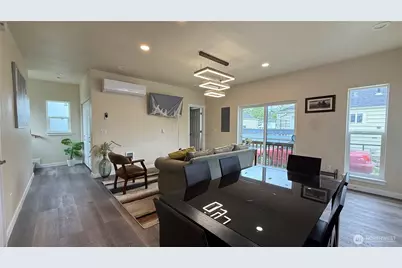 9025 38th Avenue S, Seattle, WA 98118 - Photo 3