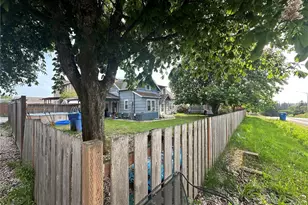 216 127th St E, Tacoma, WA 98445 - Photo 33