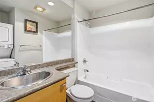 425 Vine St, Seattle, WA 98121 - Photo 17