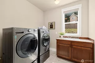 7050 171st Ave SE, Bellevue, WA 98006 - Photo 29