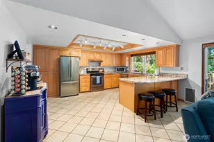 4823 W Tapps Dr E, Lake Tapps, WA 98391 - Photo 11
