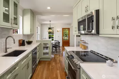 9757 2nd Avenue NW, Seattle, WA 98117 - Photo 17