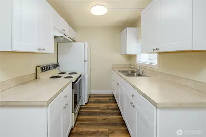 201 E Liberty Street, Port Angeles, WA 98362 - Photo 25