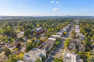 11732 Greenwood Ave N, Seattle, WA 98133 - Photo 39
