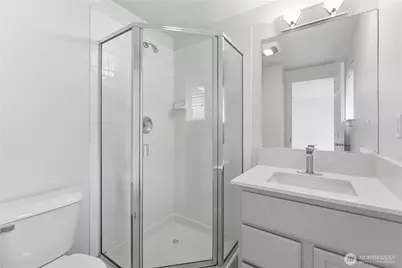 11732 Greenwood Avenue N, Seattle, WA 98133 - Photo 17