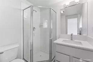 11732 Greenwood Ave N, Seattle, WA 98133 - Photo 17