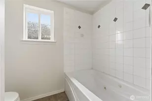 11732 Greenwood Ave N, Seattle, WA 98133 - Photo 21