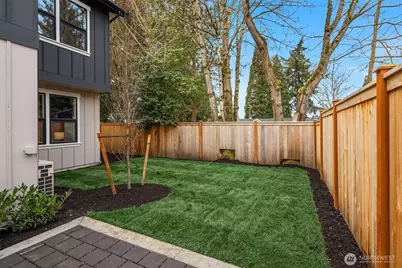 817 18th Avenue W, Kirkland, WA 98033 - Photo 19